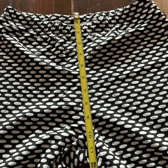 Capri leggings EUC - Picture 5 of 7